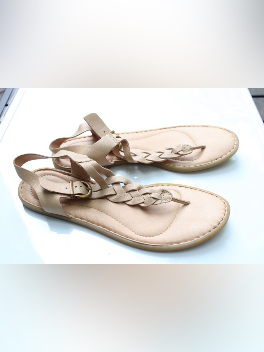 NWOT Born sandals